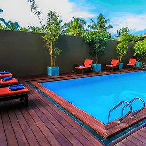 The Cave Hotel Negombo